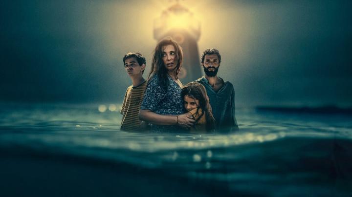 مشاهدة فيلم من وراء الموج 2025
